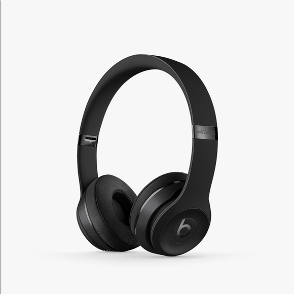 Wireless beats headphones + case and cords - Picture 1 of 4